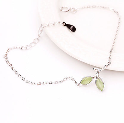 Kleine delicate groene blad armband