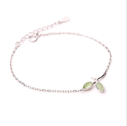 Kleine delicate groene blad armband